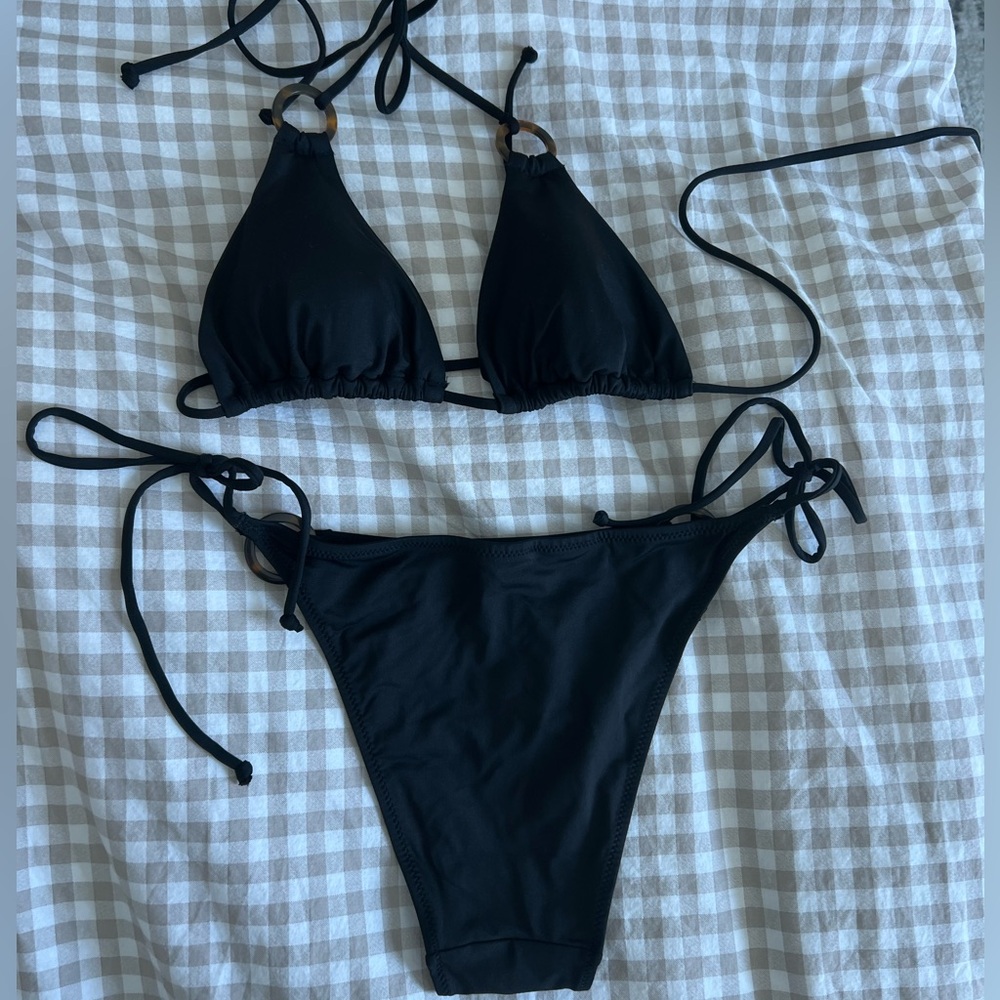 bikini - Picture 2 of 2